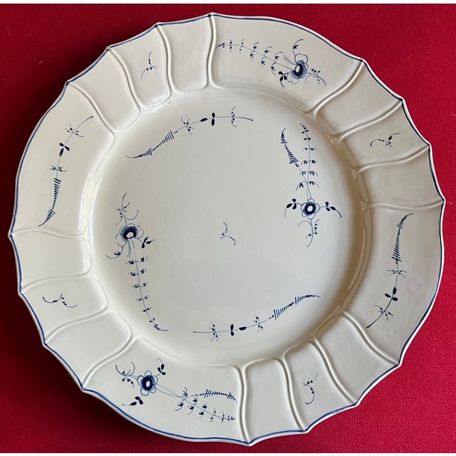 Blue Large Antique 18th Century French Porcelain Round Charger Platter in Chantilly Blue Sprig For Sale - Image 8 of 14