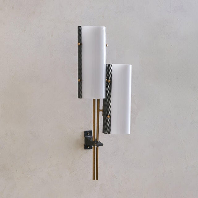 Mid-Century Modern Italian Brass Sconce with Acrylic Shades in the Manner of Stilnovo, 1950s For Sale - Image 3 of 7