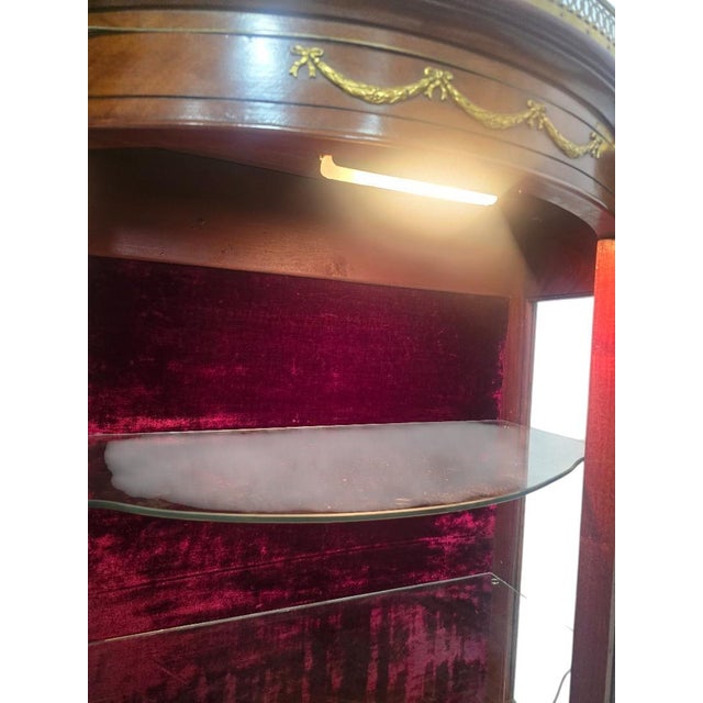 Vintage Federal Style Mahogany Lighted Vitrine Curio Cabinet For Sale - Image 10 of 11