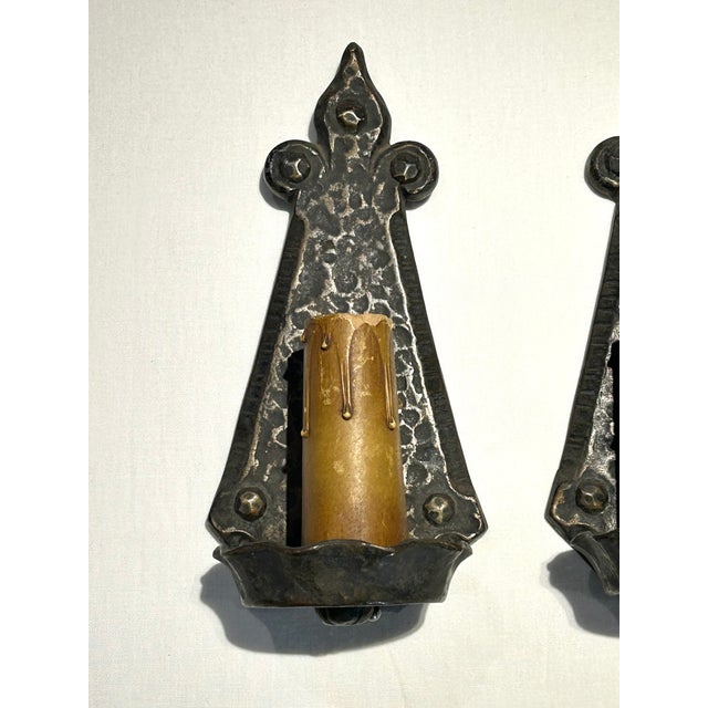 Pair of Antique c.1920’s Art’s & Crafts / Spanish Revival Hammered Iron With Fleur-De-Lis Motif Wall Sconces With Original Candle Sleeve Socket Covers For Sale In Phoenix - Image 6 of 9