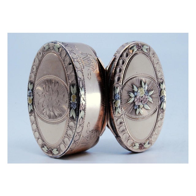 Silver Two-Tone Gold Snuff Box with Bows For Sale - Image 8 of 10