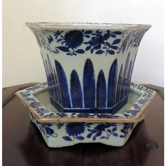 Early 19th Century Chinese Export Porcelain Flower Root Pot Planter Cachepot & Stand - 2 Pieces For Sale - Image 4 of 11