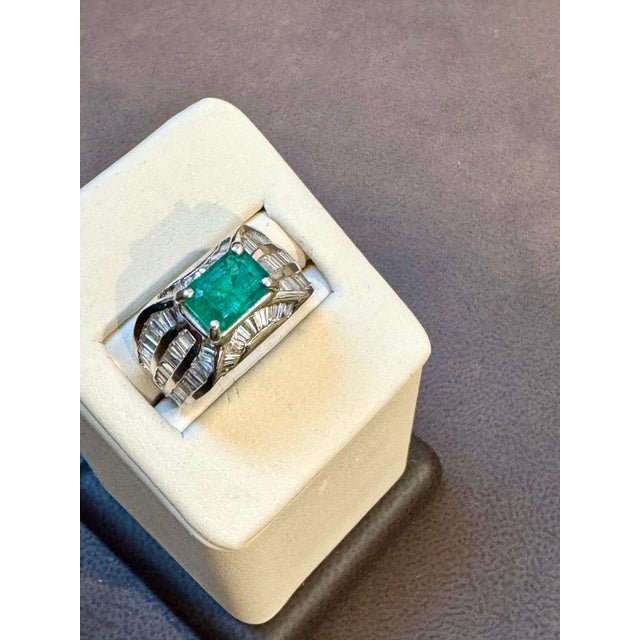 1.3 Ct Colombian Emerald Cut Emerald & 1 Ct Diamond 14 Kt White Gold Ring Size 7 For Sale In New York - Image 6 of 18