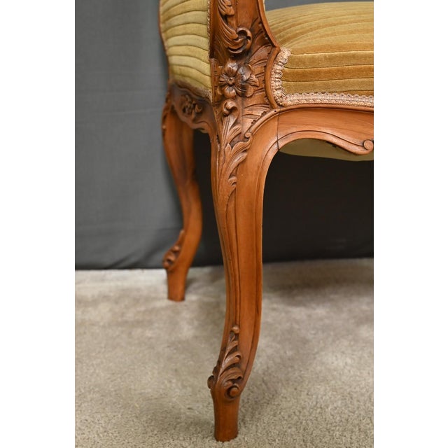 Brown Small Louis XV Style Bench with Armrests in Blond Mahogany, 1920s For Sale - Image 8 of 18