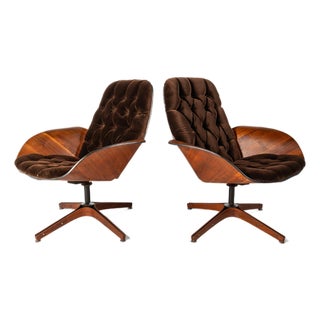 Rare Set of Two (2) Mid-Century Modern "Mrs." Lounge Chairs in Walnut & Velvet by George Mulhauser for Plycraft, Usa, C. 1960s For Sale