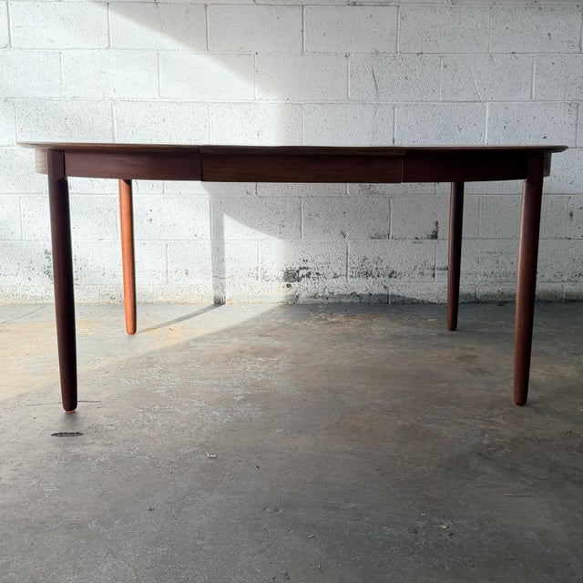 Mid-Century Modern Vintage Danish Modern Round Teak Dining Table With Extension Leaf, 1960s For Sale - Image 3 of 11