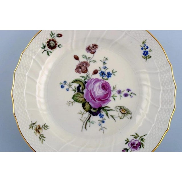 Frijsenborg Lunch Plates in Hand-Painted Porcelain from Royal Copenhagen, 1950s, Set of 5 For Sale - Image 3 of 5