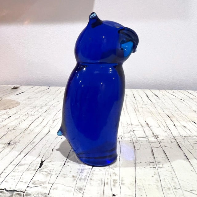Hello owl collectors! You know who you are! Here is a fantastic vintage cobalt blue owl figure/paperweight.