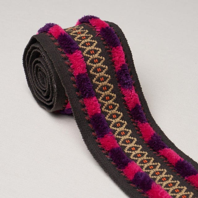 Traditional Sample - Schumacher Biyan Tape Trim In Raspberry For Sale - Image 3 of 4