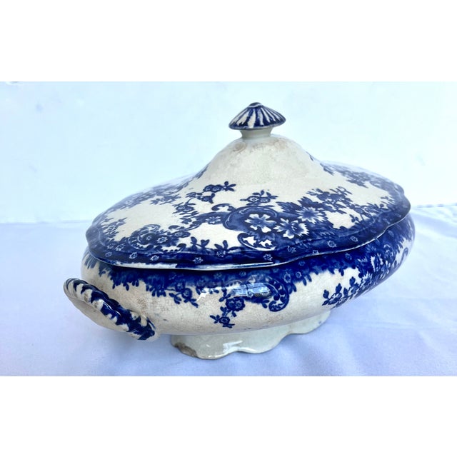 19th Century J. & G. Meakin Dresden Blue & White Ironstone Tureen For Sale - Image 12 of 17