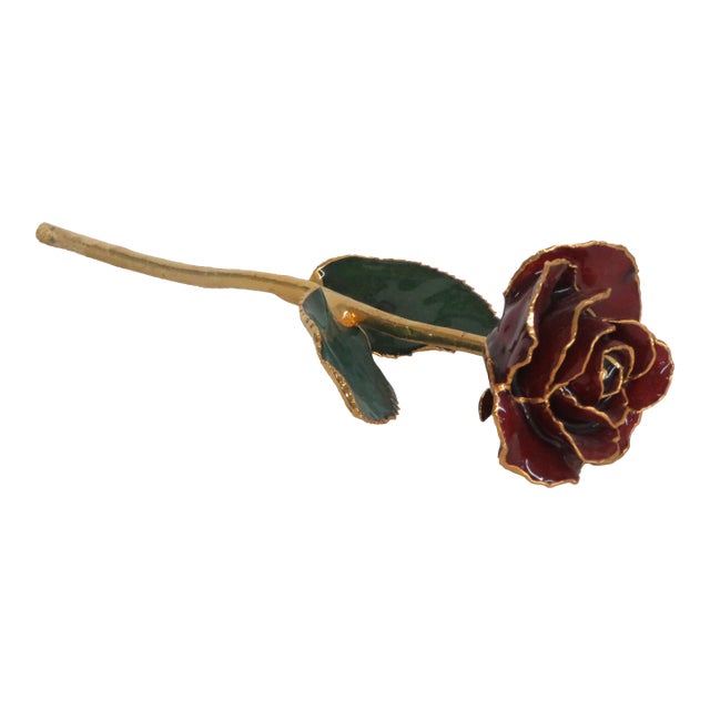 Lacquer Red and Green Dipped Gold Trim Rose 4522b For Sale