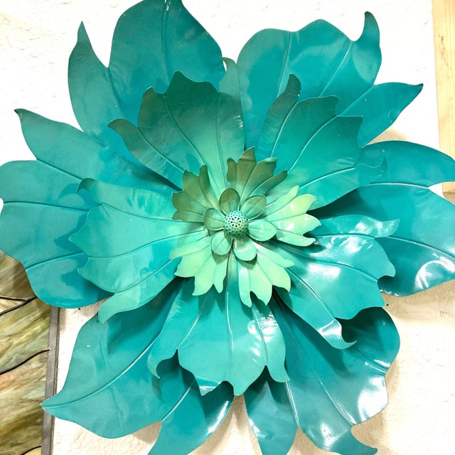 Unique multi-layered flower with jagged flame edged petals creating a three-dimensional effect. Condition: Very Good...