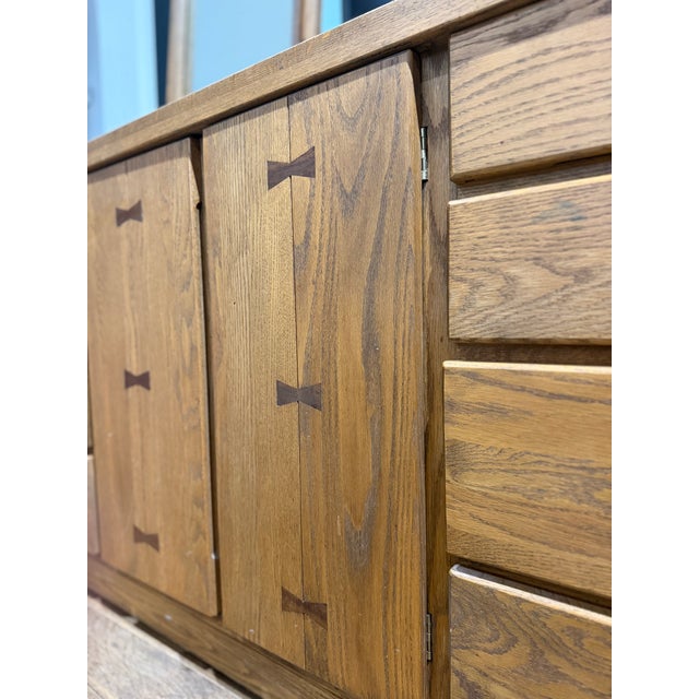 1960s Vintage Russell Wright for Conant Ball Mid Century Modern Oak Dresser / Sideboard / Credenza With Mirrors For Sale - Image 5 of 12