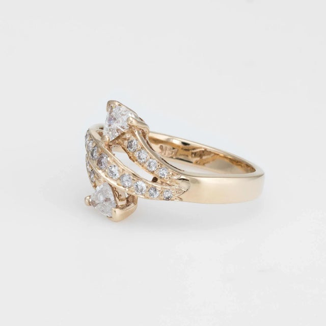 Vintage Diamond Bypass Ring Hearts 14 Karat Yellow Gold Estate Fine Jewellery size 5.5 For Sale - Image 4 of 7