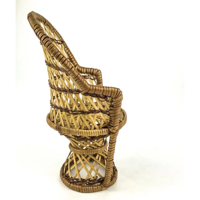 We love these little princess drama queen chairs to display plants, dolls or even soaps. Nicely hand woven by artisans and...