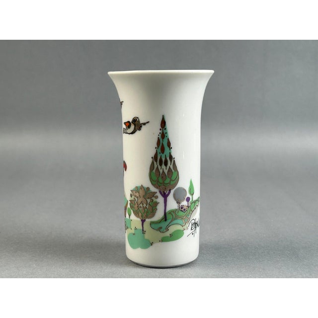 Rosenthal Germany 1970s Bjorn Wiinblad for Rosenthal Studio-Linie Plate & Vase Set With Original Box- 2 Pieces For Sale - Image 4 of 18