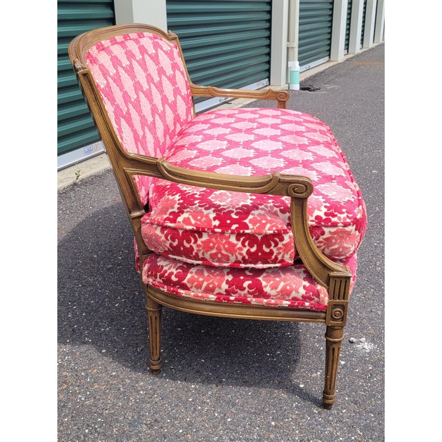 1950s Fine 1950s Hollywood Style Velvet Settee For Sale - Image 5 of 11