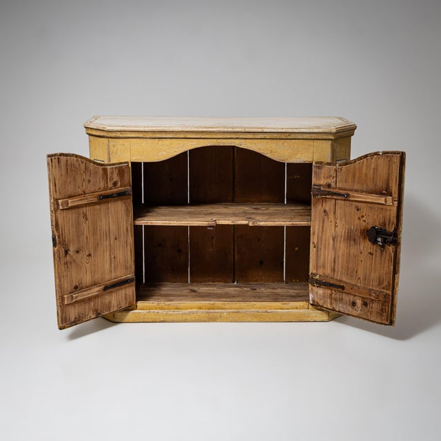 Baroque Yellow Sideboard, 18th Century For Sale - Image 4 of 12