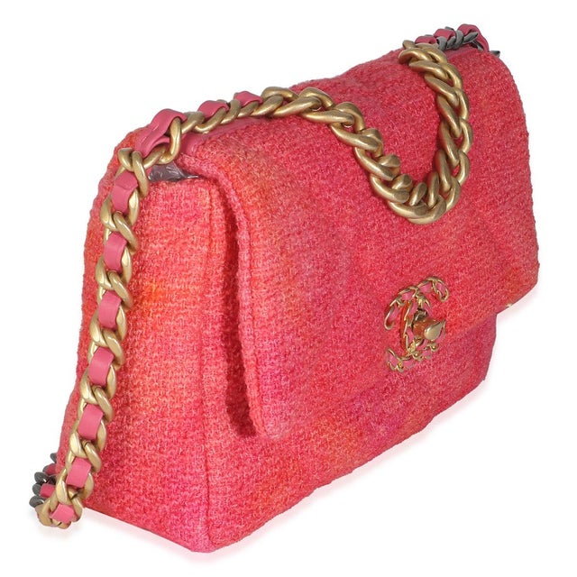 Chanel Coral Pink Tweed Quilted Medium Chanel 19 Flap Bag For Sale - Image 4 of 9