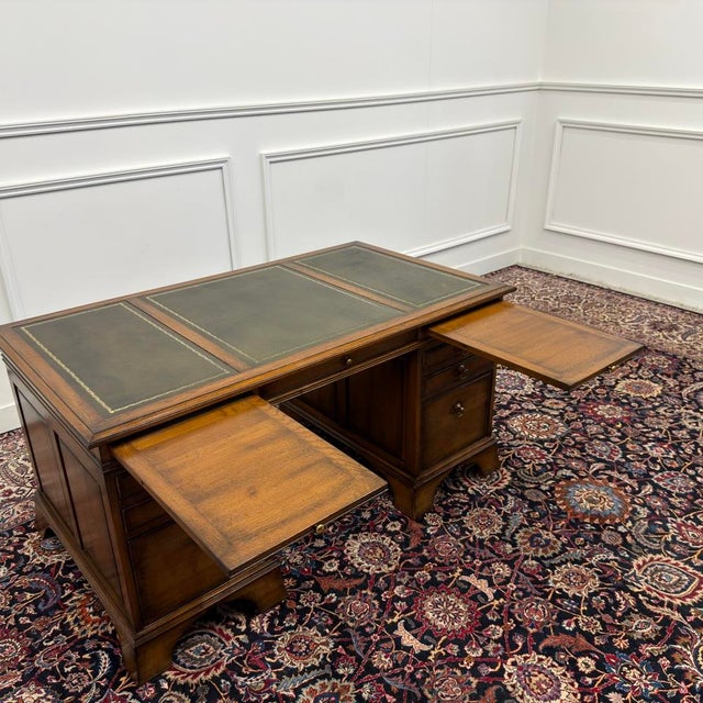 Classic English Chesterfield Desk from RAC For Sale - Image 15 of 18