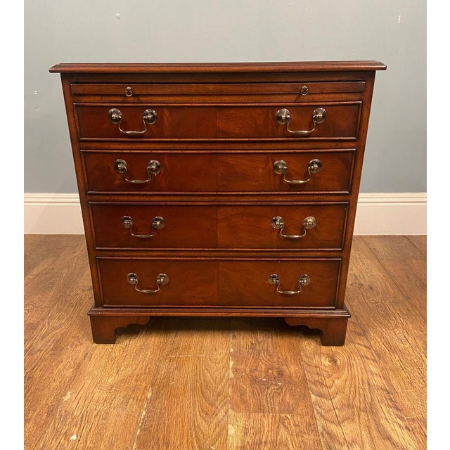 Wood Georgian Revival Mahogany Bachelor Bedside Cabinets, Set of 2 For Sale - Image 7 of 11