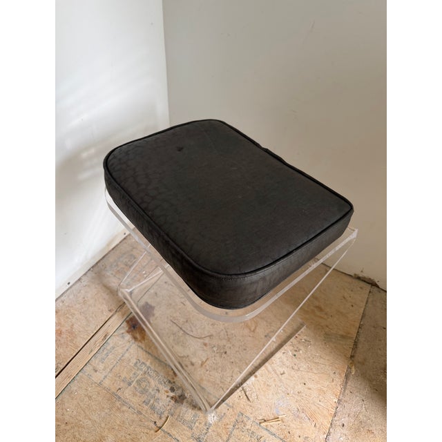 1970s Lucite Z Vanity Stool For Sale - Image 4 of 6