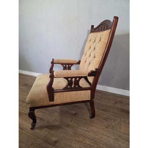 This chair exudes vintage charm and sophistication. Crafted from luxurious walnut material with a stylish beige colour,...