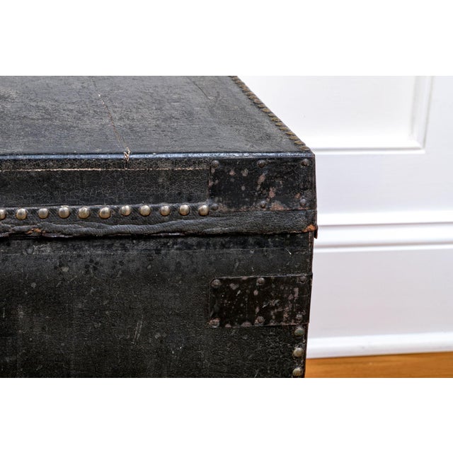 Antique Leather Stage Coach Traveling Trunk For Sale In New York - Image 6 of 16