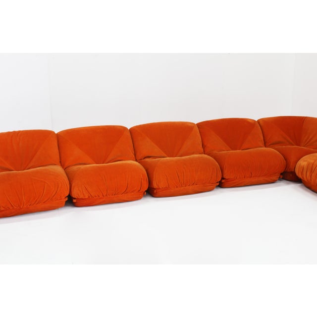 1970s Patate Modular Sofa in Orange Corduroy from Airborne, 1970s, Set of 7 For Sale - Image 5 of 14