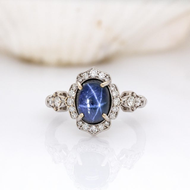 Art Deco 3.5cts Ceylon Star Sapphire Ring W Diamond Accents in 14k White Gold | Ov 9x7mm For Sale - Image 3 of 7