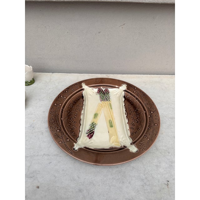 19th Century rare Majolica asparagus plate, Luneville unsigned. Rare brown color. Every important French manufactures...