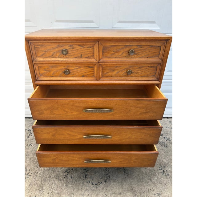 Heritage Mid Century Modern Walnut 7 Drawer Chest of Drawers/Dresser... For Sale In Los Angeles - Image 6 of 12