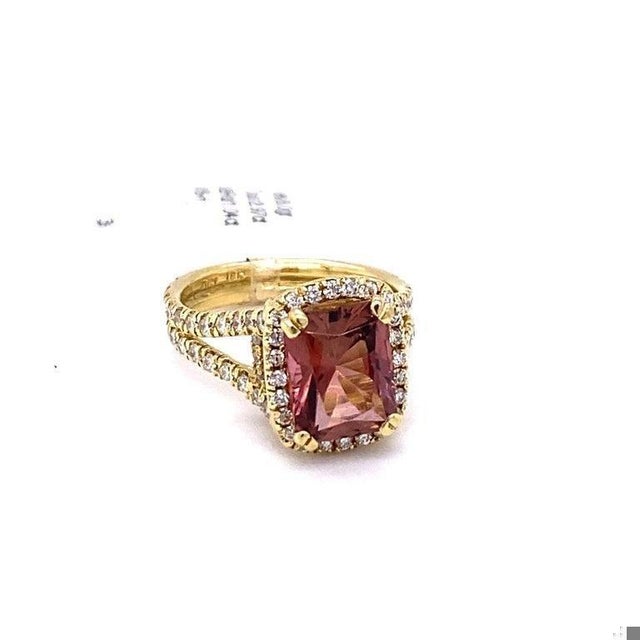 4.01 Carat Tourmaline Diamond Yellow Gold Cocktail Ring, Size 7 For Sale - Image 4 of 4