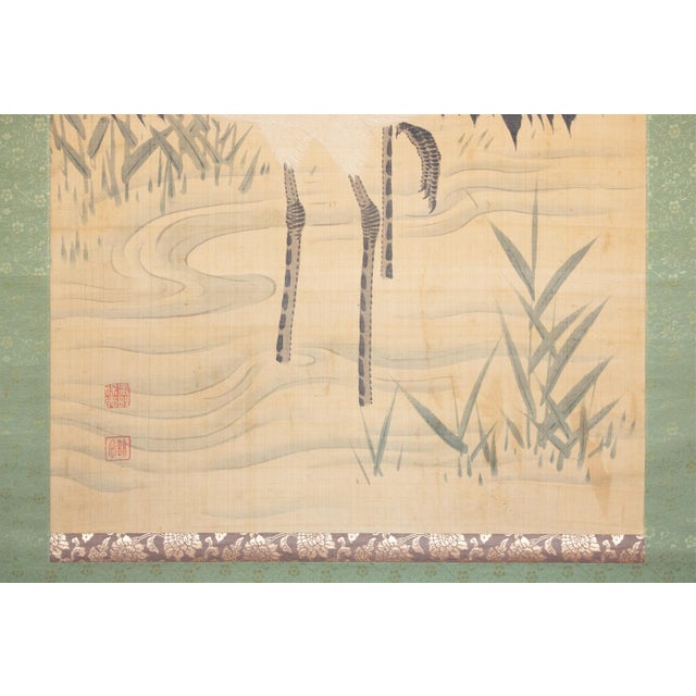 XL Meiji Era "Two Cranes" by Kishida Kinkoku, Japanese Silk Scroll Painting in Wooden Case For Sale - Image 4 of 17