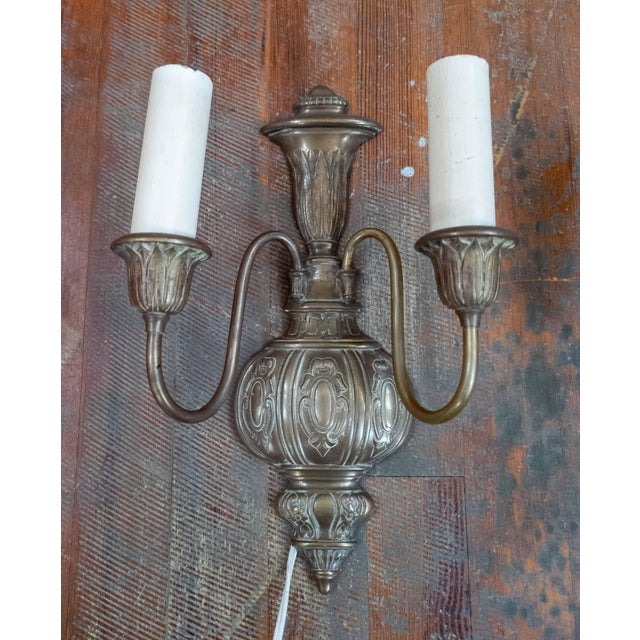 20th Century American Pair of Brass Wall Sconces in Georgian Adams Revival Style For Sale In New York - Image 6 of 17