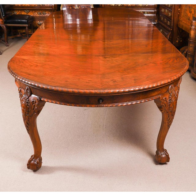 Antique Queen Anne Revival Burr Walnut Dining Table and Chairs, 19th Century, Set of 11 For Sale - Image 4 of 18