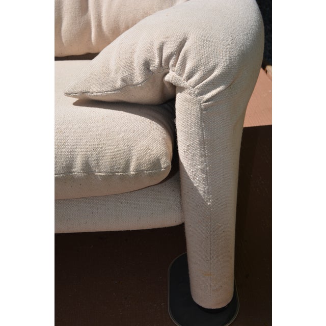 2010s Post Modern Cream Tan Oatmeal Cassina Maralunga Couch Attributed to Vico Magistretti For Sale - Image 5 of 18