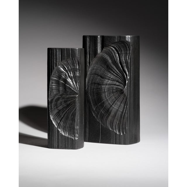 Modern Ammoniten Porcelain Black Vases by Martin Freyer for Rosenthal, Germany, 1970s, Set of 2 For Sale - Image 3 of 16