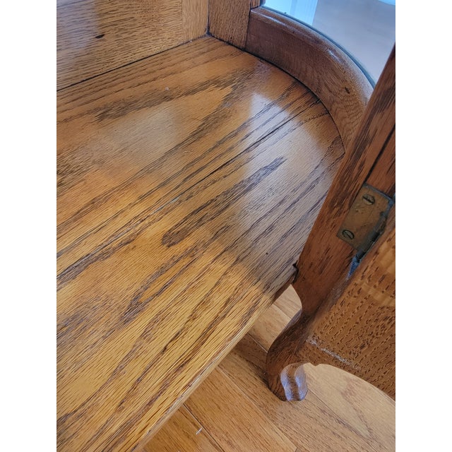 Antique Quarter-Sawn Oak Curved Glass China Cabinet, C. 1910 For Sale - Image 16 of 18