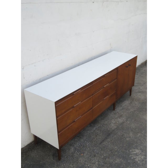 American of Martinsville Mid Century Long Dresser Sideboard Bathroom Vanity 6297 For Sale - Image 13 of 18