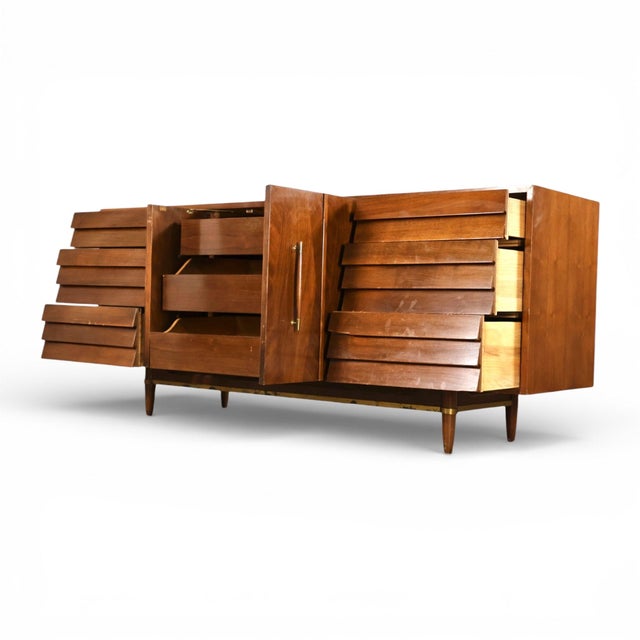 American of Martinsville Dania Lowboy Dresser, C. 1960s For Sale - Image 10 of 12