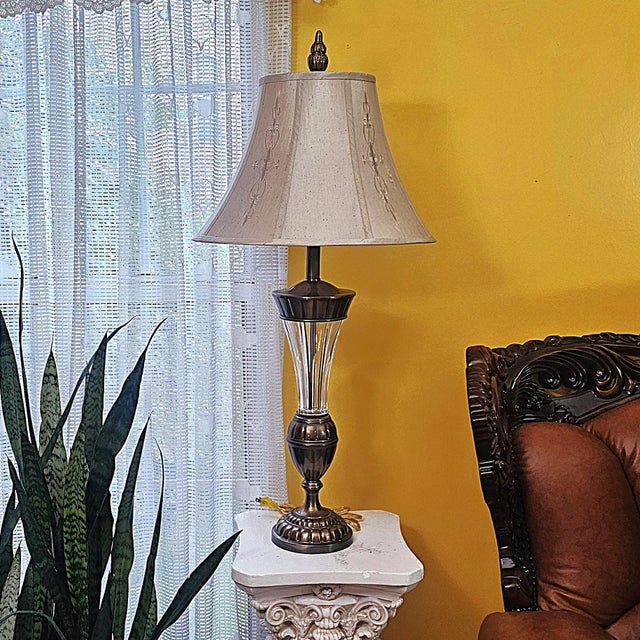 Pair of Vintage Lead Crystal & Antiqued Bronze Table Lamps – Hollywood Regency For Sale - Image 16 of 18