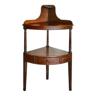 Early 19th Century American Federal Mahogany Corner Stand For Sale