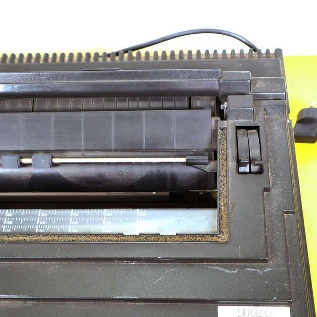 Vintage ETV 240 Typewriter from Olivetti For Sale - Image 10 of 15