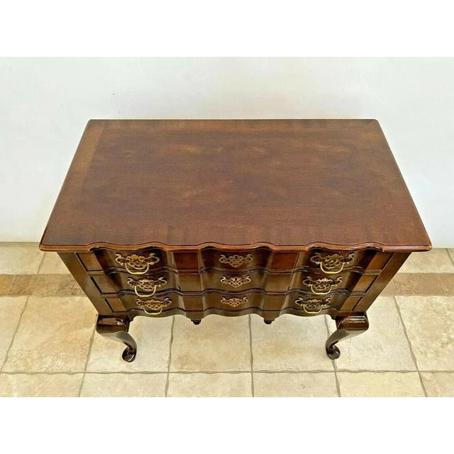 Queen Anne 1980s Vintage Henredon Server Buffet Sideboard Chest 3 Drawer Queen Anne Chippendale For Sale - Image 3 of 10