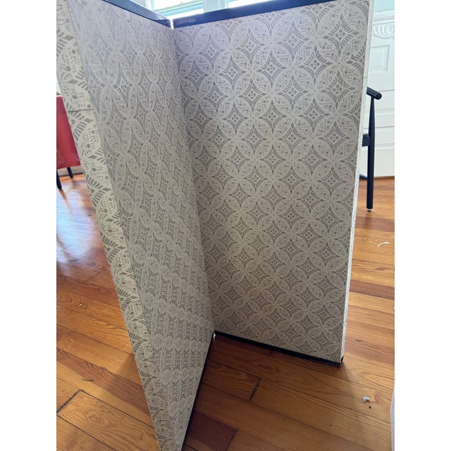 Mid 20th Century Japanese Byōbu Chinoiserie-Style Four-Panel Hand Painted and Signed Silk Screen Room Divider For Sale - Image 11 of 12