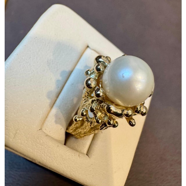 9.5 MM Round Akoya Pearl Ring in 14 Karat Yellow Gold , Size 5.75 For Sale - Image 10 of 18