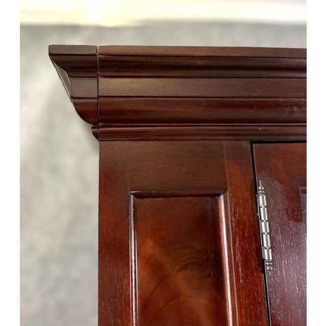 Late 20th Century Hekman Charles Dickens Heritage Collection Mahogany Bookcase / China Cabinet For Sale - Image 10 of 13