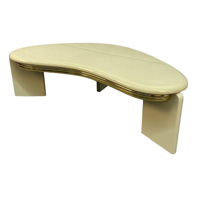 Mid 20th Century Modernist Lacquered Kidney Shaped Ivory Coffee Table For Sale