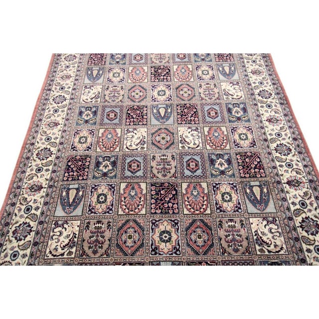 Vintage Hand-Knotted Rug in Wool For Sale - Image 9 of 12